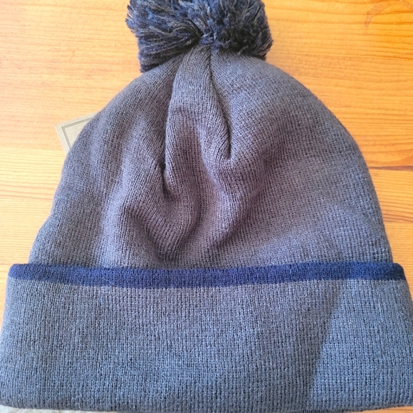 NHL HOCKEY Stadium Series 2019 toque - Picture 2 of 2